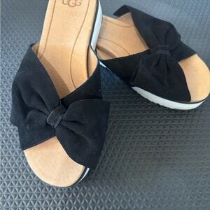 UGG Women's Black Bow slide